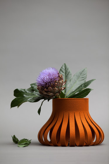 Wondering | Vases | HEY-SIGN