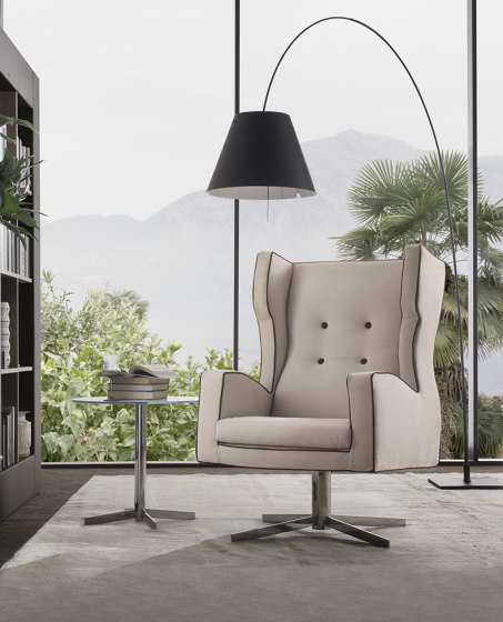 Oyster Light | Armchairs | i 4 Mariani