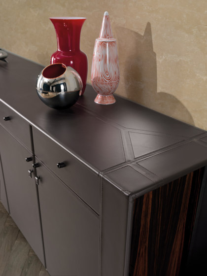 Meteora | Contract tables | i 4 Mariani