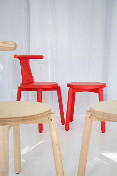 Viva stool | Hocker | Branca-Lisboa