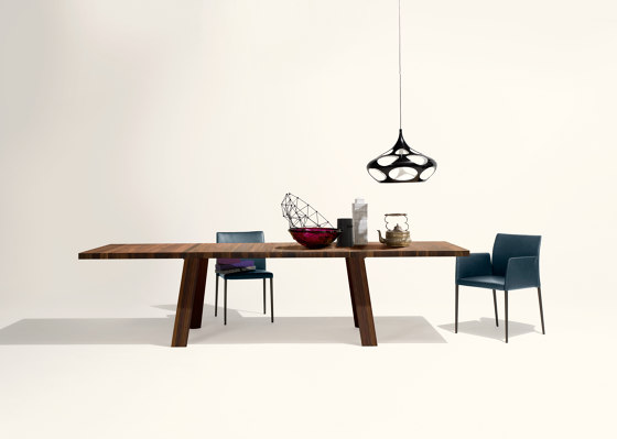 Deen High Standing Table | Mesas altas | Walter K.