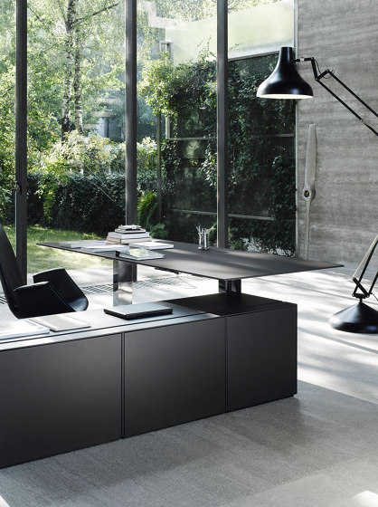 Exec-V Desk | Tavoli contract | Walter K.