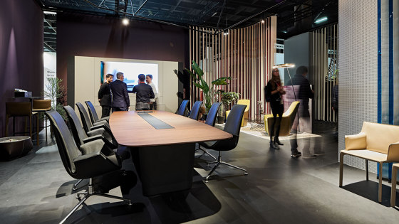 Scale-Media Conference Table | Mesas contract | Walter K.