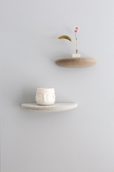 Stone 1 display a parete fabric | Scaffali | Bogaerts