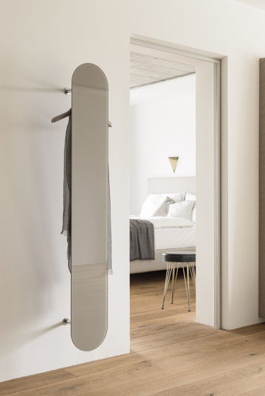 SLOT wall-mounted coat rack, round | Porte-manteau | Schönbuch