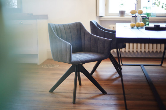 Rubie | Chair mit Stahlgestell 4-Fuß von FREIFRAU MANUFAKTUR