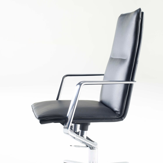 Sola | Chairs | Davis Furniture