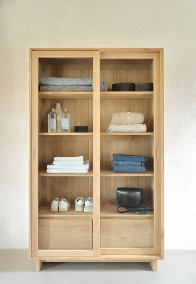 Wave | Oak storage cupboard - 2 sliding doors - 2 inside drawers | Schränke | Ethnicraft