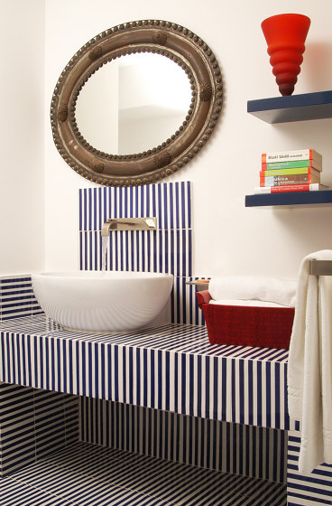 P Righe Blu Piccole | Ceramic tiles | La Riggiola