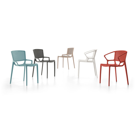 Fiorellina perforated seat and back with arms | Sillas | Infiniti