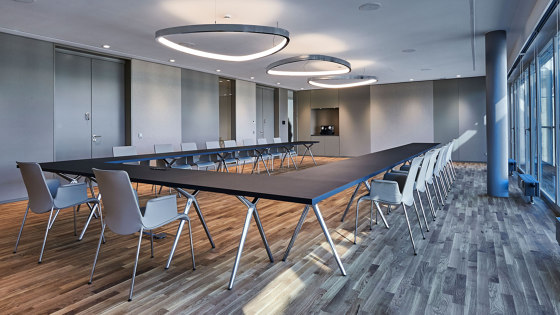 Conference-X Table | Contract tables | Walter K.