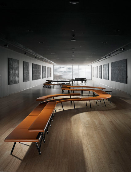 Autobahn, Seat with floating table by Derlot