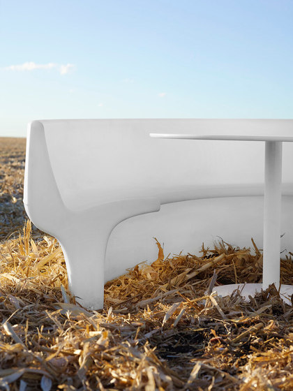 Cup, High-back six seater | Benches | Derlot