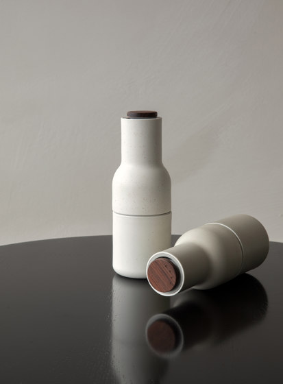 Bottle Grinder | Ash/Carbon  2-pack w. Beech Lid | Sal & Pimienta | Audo Copenhagen