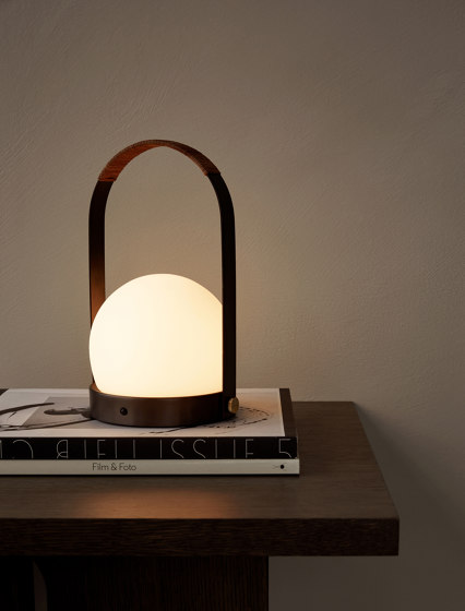 Carrie Table Lamp | Portable | White | Luminaires de table | Audo Copenhagen