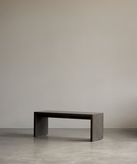 Plinth Cubic | Brown Grey | Tables d'appoint | Audo Copenhagen