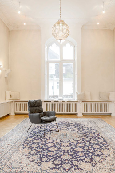 ARVA LOUNGE Armchair with ottoman | Sillones | KFF