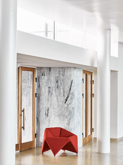 Fold Lounge Chair | Poltrone | SOFTLINE