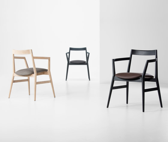 Dobra chair | Chairs | Prostoria