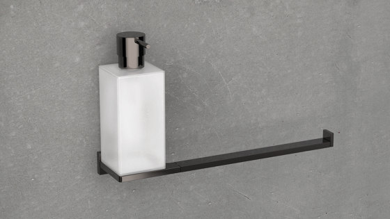 Chrome plated brass standing glass holder | Toothbrush holders | COLOMBO DESIGN