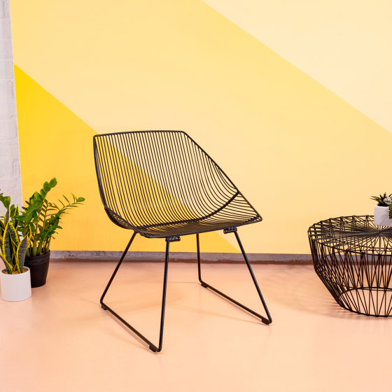 Bunny Lounge Chair | Sillas | Bend Goods