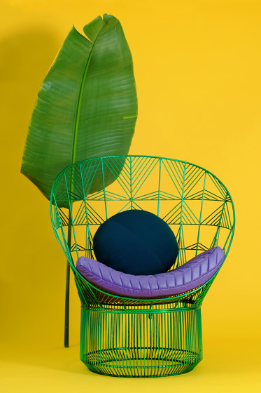 Peacock Lounge Chair | Poltrone | Bend Goods