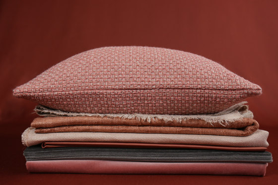Cosy - 04 taupe | Upholstery fabrics | nya nordiska