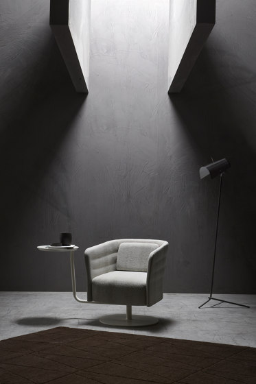 Cell 72 sillón pequeño giratorio de 4 rayos tapizado con brazos | Sillones | sitland
