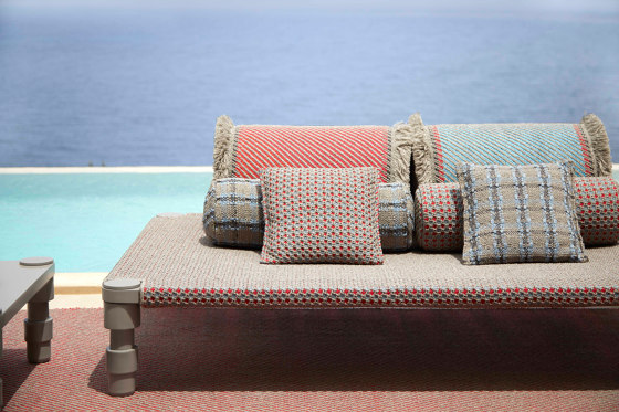 Garden Layers Small Roll Checks terracotta | Cushions | GAN