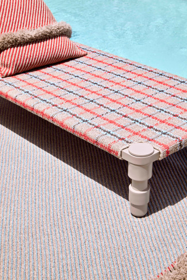 Garden Layers Small Roll Checks blue | Cushions | GAN
