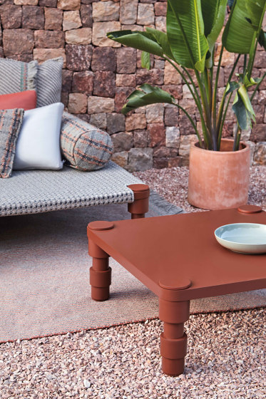 Garden Layers Small Cushion Checks terracotta | Cushions | GAN