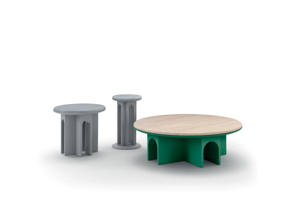 Arcolor Petite table 100 - Version avec avec base laquée Bordeaux arflex et plateau en marbre Carrara | Tables basses | ARFLEX