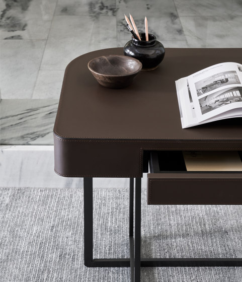 Marmaduke Small Table | Side tables | Flexform