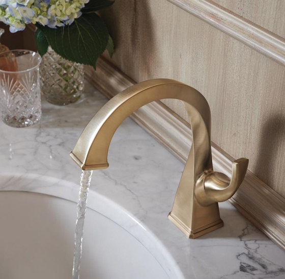 Roman Tub Faucet with Handshower | Grifería para bañeras | Brizo