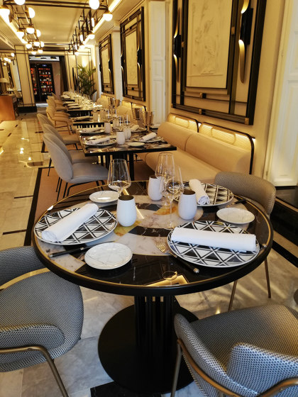 Praga Dinner table (Bari base) | Bistro tables | Mambo Unlimited Ideas