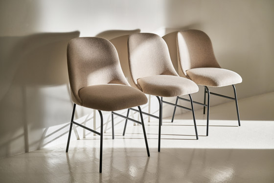 Aleta chair - pyramid swivel base with casters & armrest | Sedie | viccarbe