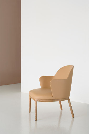 Aleta chair - four metal legs base | Stühle | viccarbe