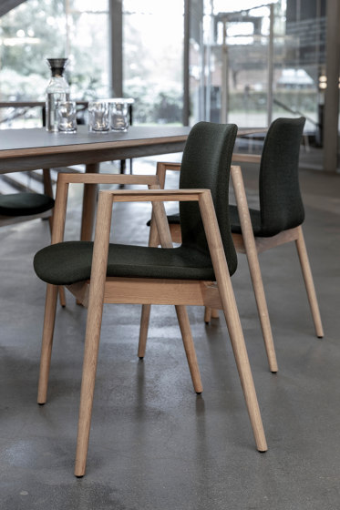 Mood 4 Legs | Chairs | Randers+Radius