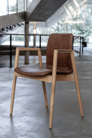 Mood 4 Legs | Chairs | Randers+Radius