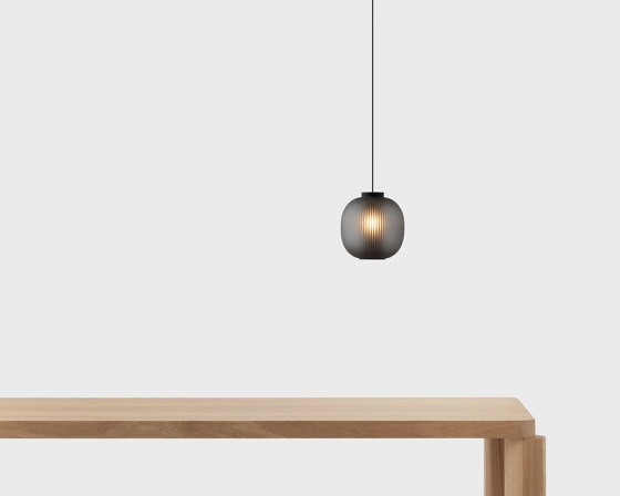 Bloom Table Light - Black | Luminaires de table | Resident