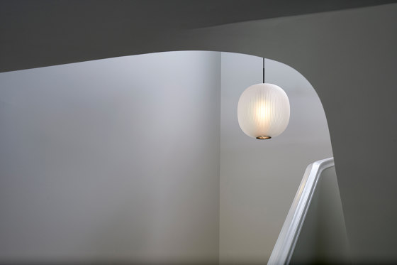 Bloom Pendant - White | Lámparas de suspensión | Resident