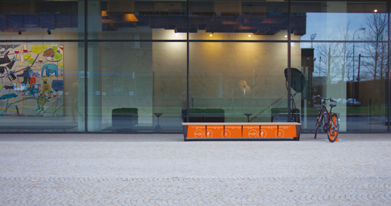 eblocq | Park bench with integrated lockable storage boxes | Benches | mmcité
