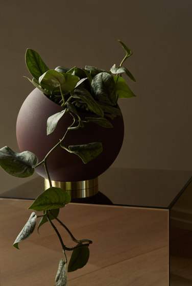 Globe | vase w. stand small | Vases | AYTM