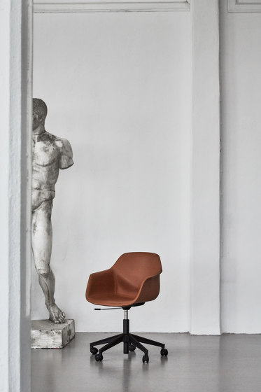 FourMe® 66 upholstery | Chaises de bureau | Ocee & Four Design