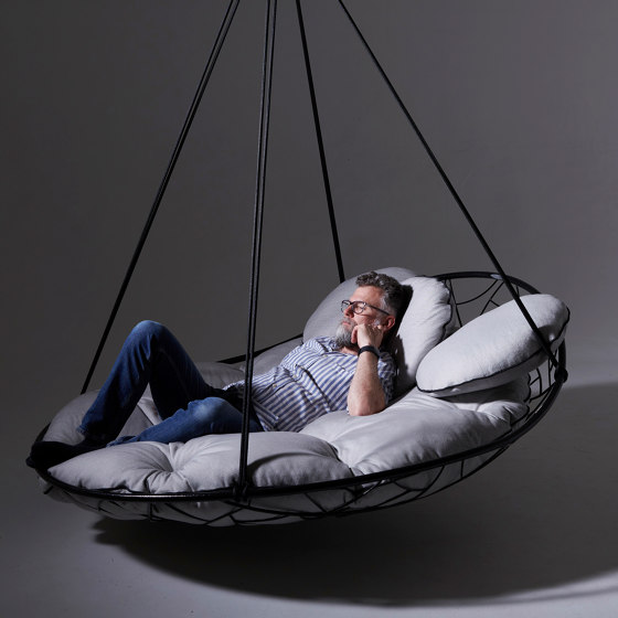 Big Basket Hanging Lounger - White | Columpios | Studio Stirling
