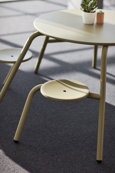 Virus 3-Sitzer mit Standard-Tischplatte (mit drainageöffnungen & Sonnenschirmöffnung) | Tisch-Sitz-Kombinationen | extremis