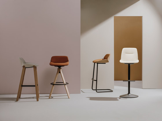Nuez BQ 2736 | Bar stools | Andreu World