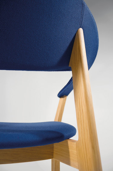Lene R | Chairs | Crassevig