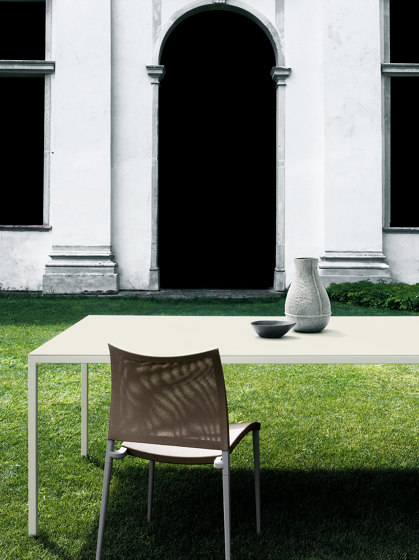 Sand Air | barstool with armrest | Bar stools | Desalto