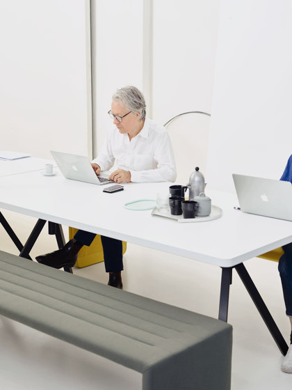 Level System, Conference Table Electrically Height-Adjustable | Tables collectivités | COR Sitzmöbel